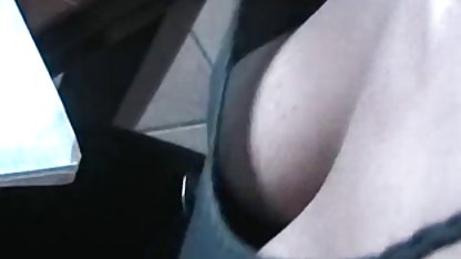 Dia berambut pirang. bokep online terbaru